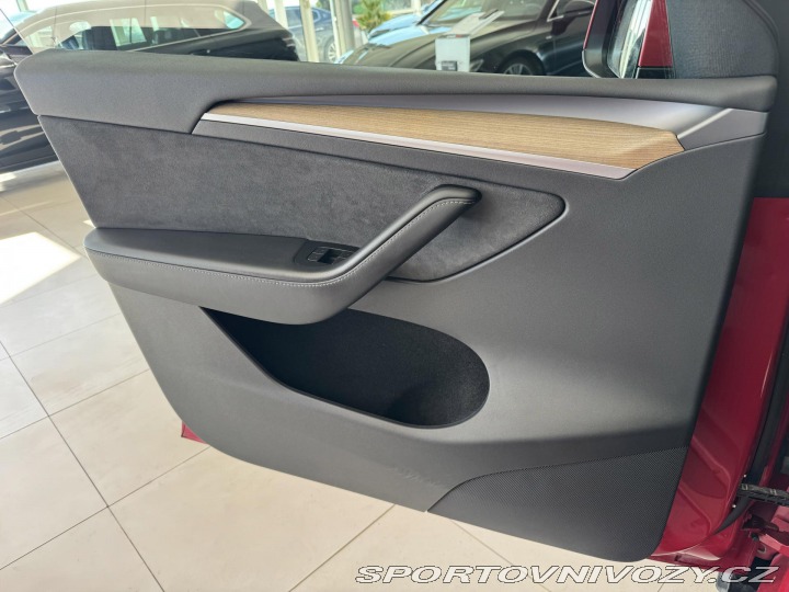 Tesla Ostatní modely Y Long Range 378kW*REZERV 2022