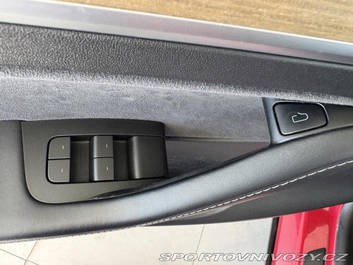 Tesla Ostatní modely Y Long Range 378kW*AWD*Ta 2022