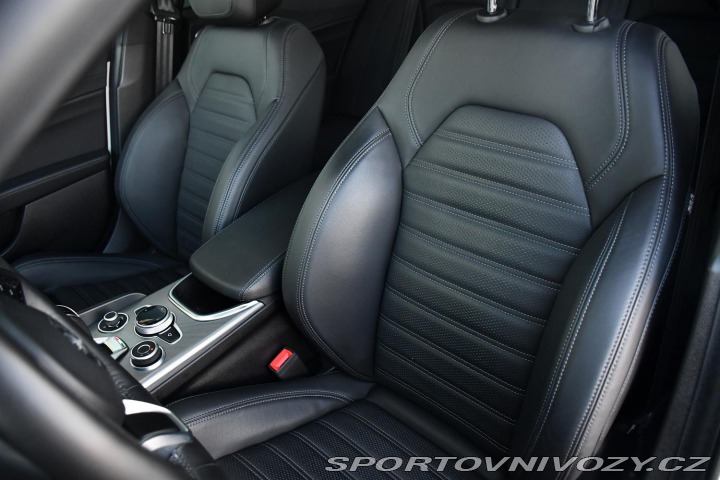 Alfa Romeo Giulia 2,0T 16V 206kW AT8-Q4 Vel 2024