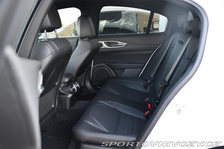 Alfa Romeo Giulia 2,0T 16V 206kW AT8-Q4 Vel 2024