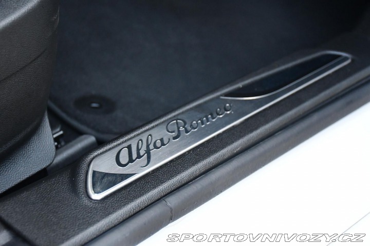 Alfa Romeo Giulia 2,0T 16V 206kW AT8-Q4 Vel 2024