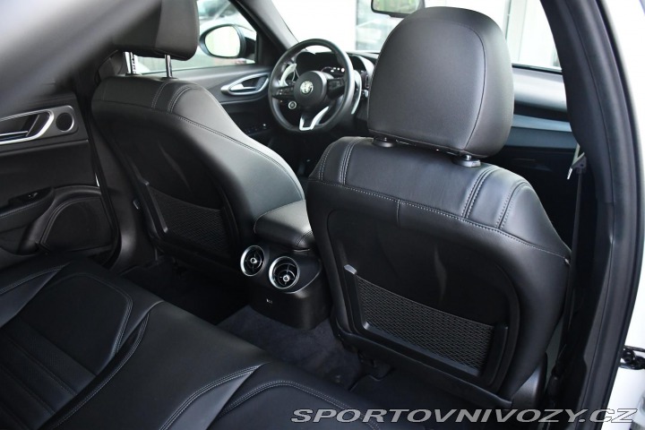 Alfa Romeo Giulia 2,0T 16V 206kW AT8-Q4 Vel 2024