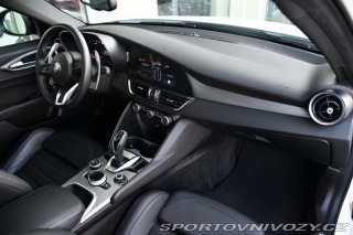 Alfa Romeo Giulia 2,0T 16V 206kW AT8-Q4 Vel 2024