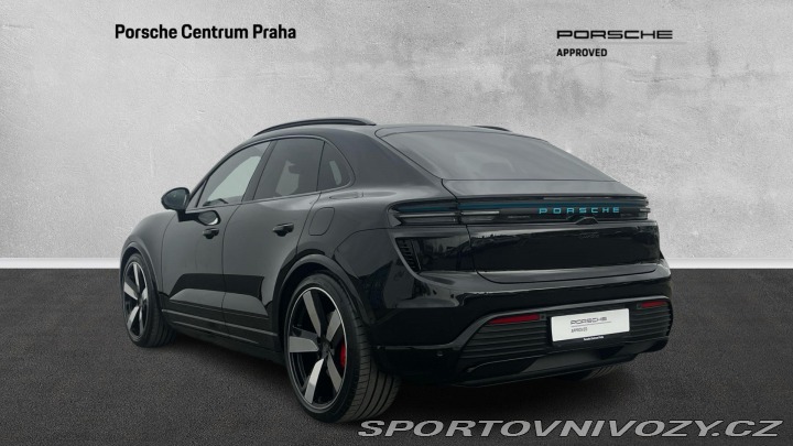 Porsche Macan Turbo 2025