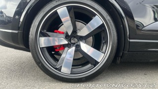 Porsche Macan Turbo 2025