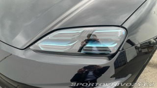 Porsche Macan Turbo 2025