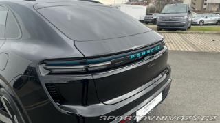 Porsche Macan Turbo 2025