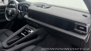 Porsche Macan Turbo 2025