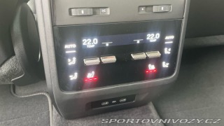 Porsche Macan Turbo 2025