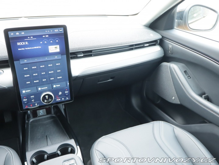 Ford Mustang Mach-E  Standard Range RW 2024