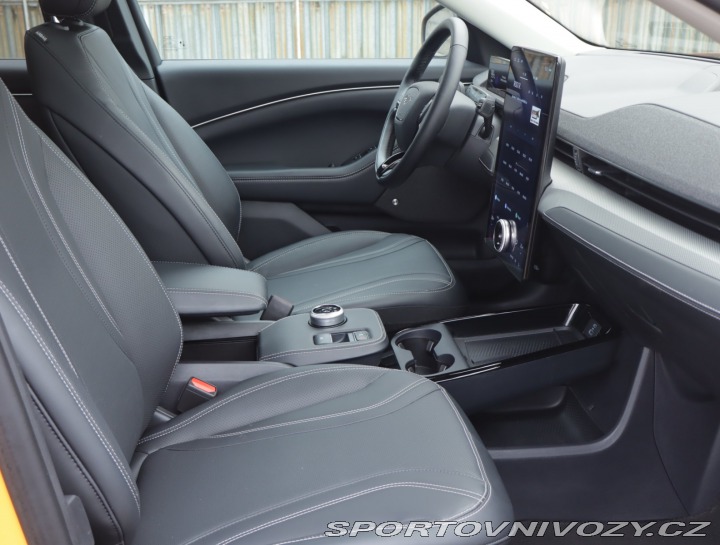 Ford Mustang Mach-E  Standard Range RW 2024