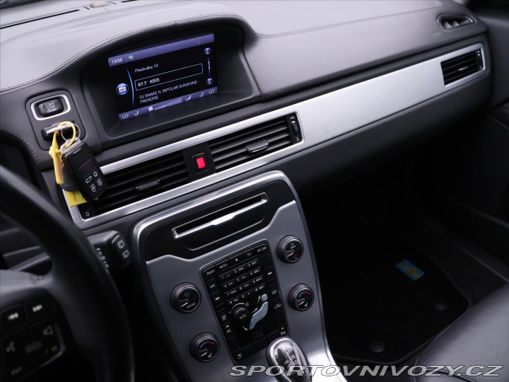 Volvo V70 2,4 D5 158 kW Summum 2013