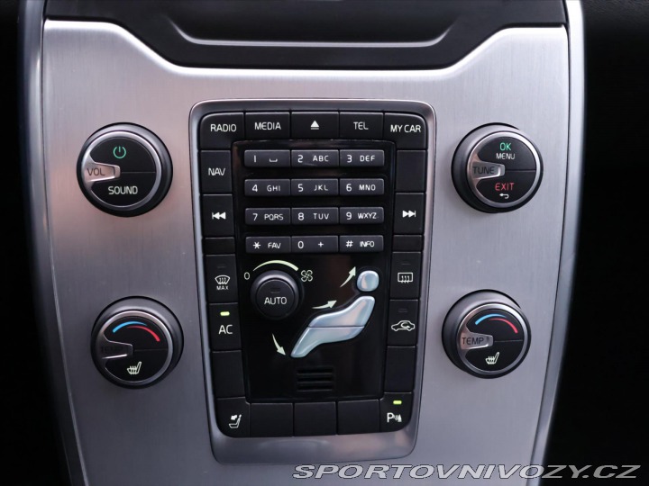 Volvo V70 2,4 D5 158 kW Summum 2013