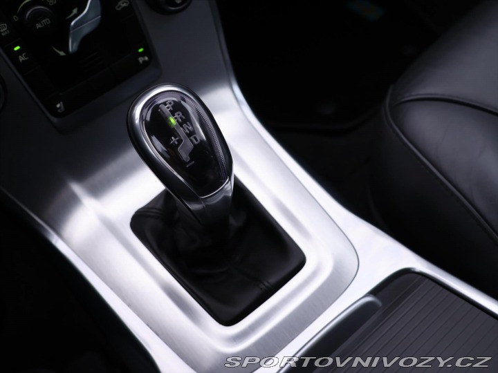 Volvo V70 2,4 D5 158 kW Summum 2013