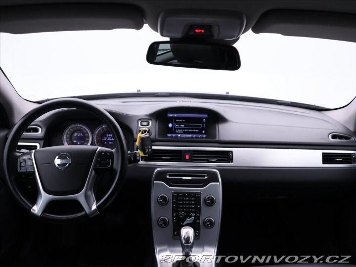 Volvo V70 2,4 D5 158 kW Summum 2013