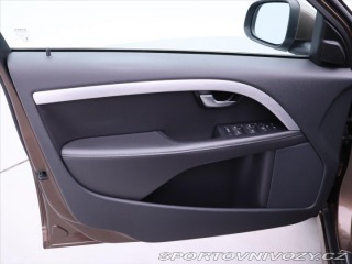 Volvo V70 2,4 D5 158 kW Summum 2013