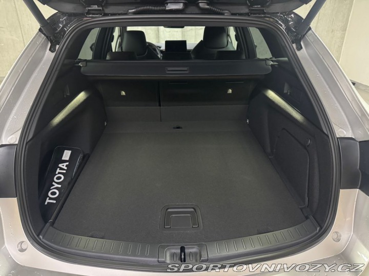 Toyota Corolla GR SPORT Dynamic 2.0 Hybr 1800