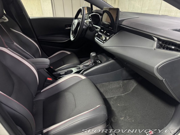 Toyota Corolla GR SPORT Dynamic 2.0 Hybr 1800