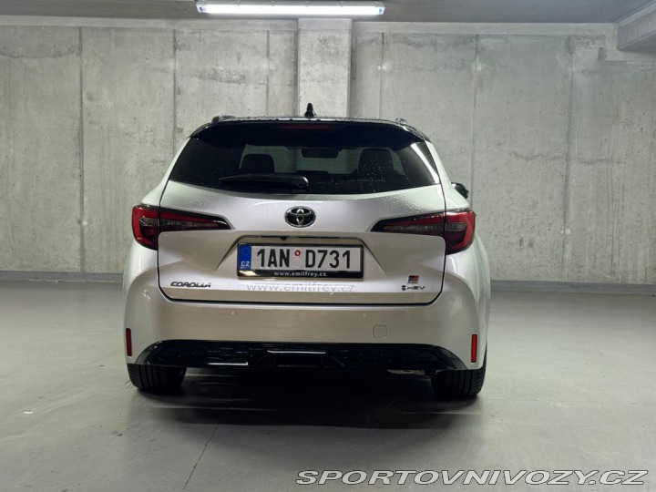 Toyota Corolla GR SPORT Dynamic 2.0 Hybr 1800