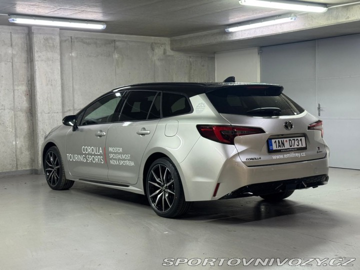 Toyota Corolla GR SPORT Dynamic 2.0 Hybr 1800