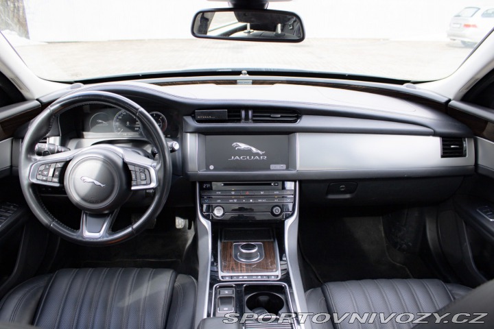 Jaguar XF Sportbrake 2.0D I4 240k 2018