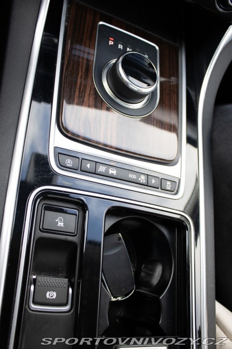 Jaguar XF Sportbrake 2.0D I4 240k 2018