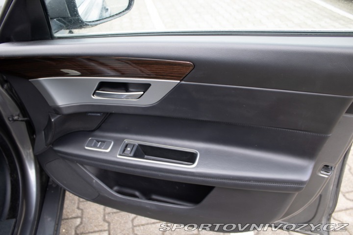 Jaguar XF Sportbrake 2.0D I4 240k 2018