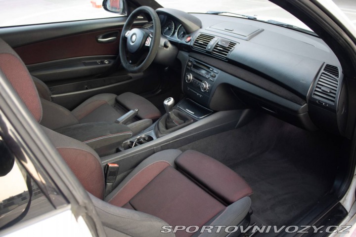 BMW 1 123d / AJ NA SPLÁTKY/ PR 2009
