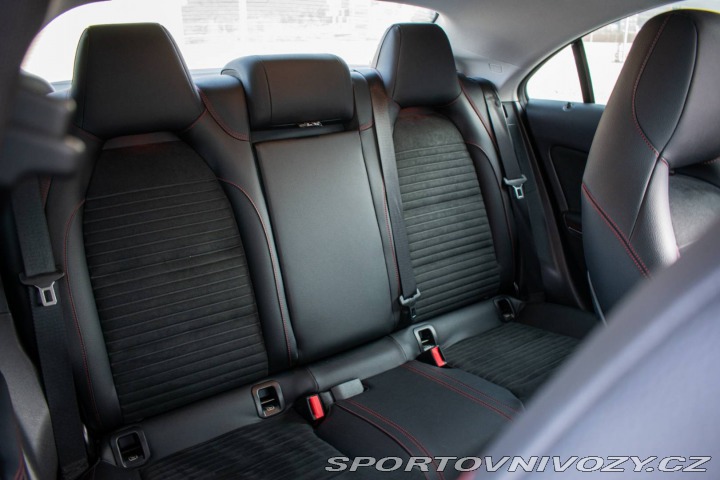 Mercedes-Benz CLA Kupé  180 AMG Line A/T 90 2018