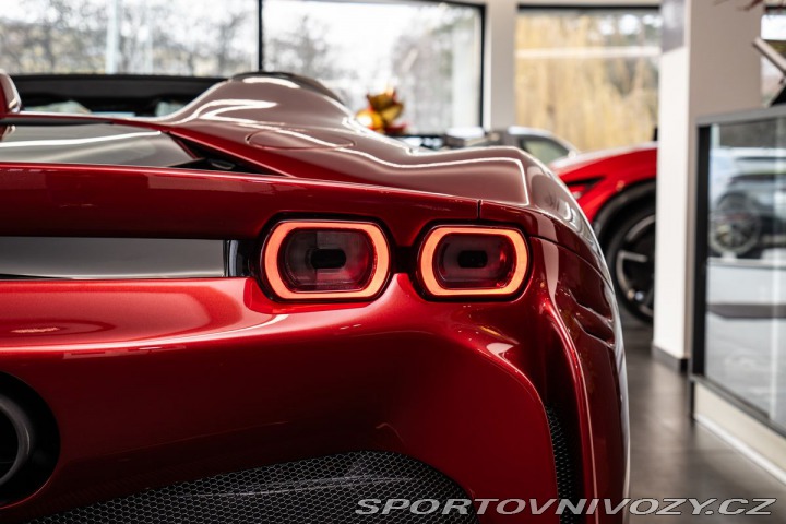 Ferrari SF90 Spider 2025