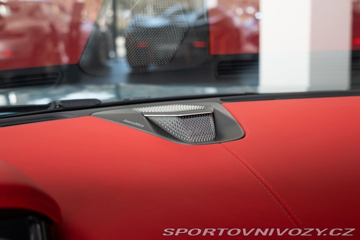 Aston Martin DB12 Volante 2024