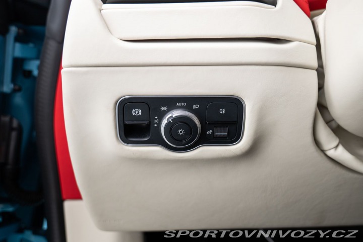 Aston Martin DB12 Volante 2024