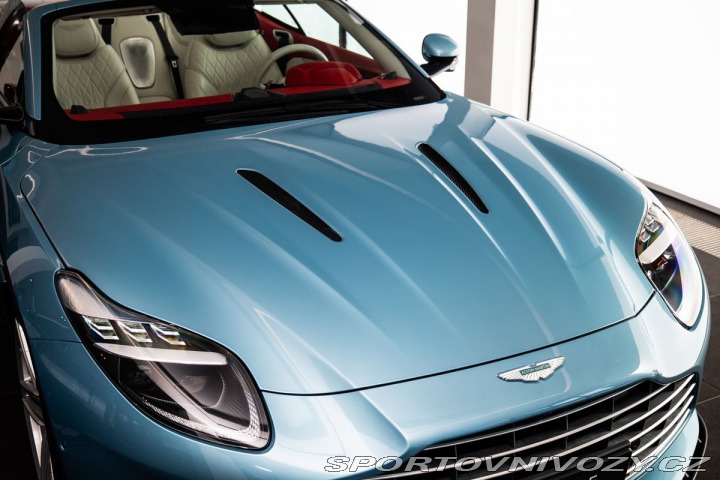 Aston Martin DB12 Volante 2024