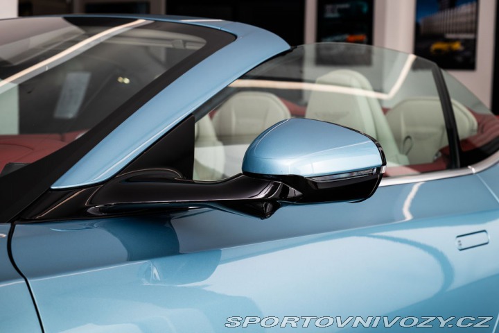 Aston Martin DB12 Volante 2024