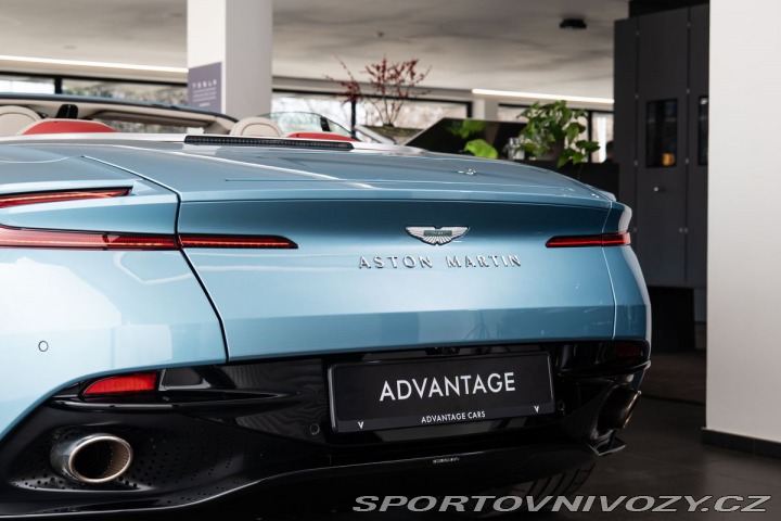 Aston Martin DB12 Volante 2024