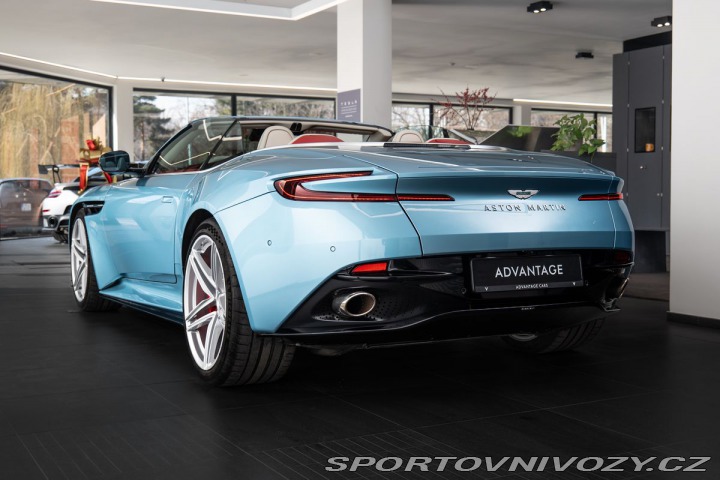 Aston Martin DB12 Volante 2024