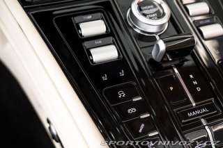 Aston Martin DB12 Volante 2024