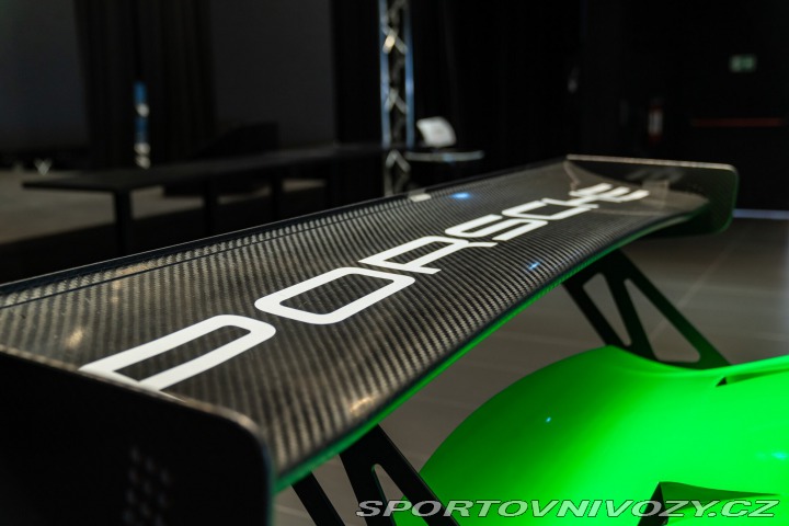 Porsche 911 991 (911) GT3 R 2018