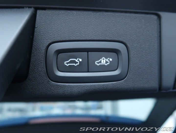 Volvo Ostatní modely XC60 R-Design B6 AWD 2020