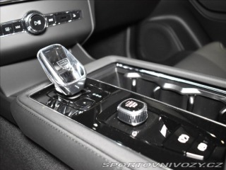 Volvo Ostatní modely XC90 2,0 T8  Ultra Bright 1800