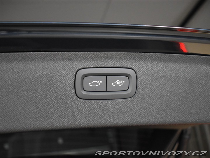 Volvo Ostatní modely XC90 2,0 T8 Ultra Dark 2026