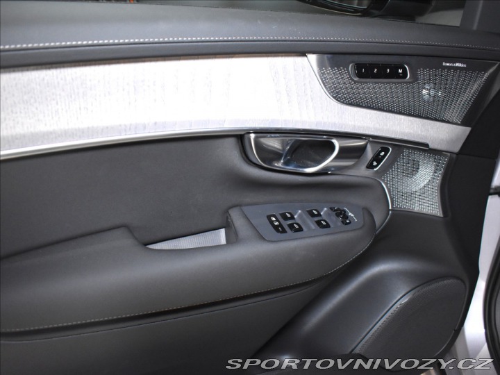 Volvo Ostatní modely XC90 2,0 T8  Plus Dark 2026