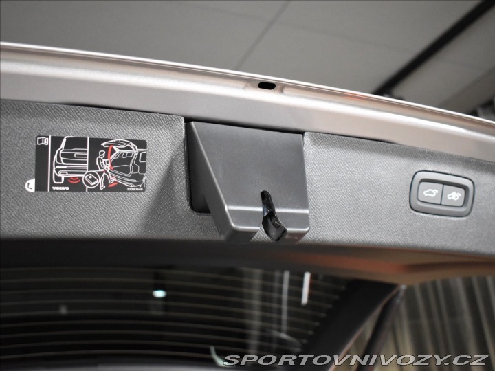 Volvo Ostatní modely XC90 2,0 T8  Plus Dark 2026