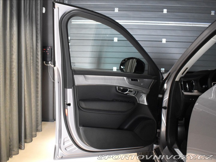 Volvo Ostatní modely XC90 2,0 T8  Plus Dark 2026
