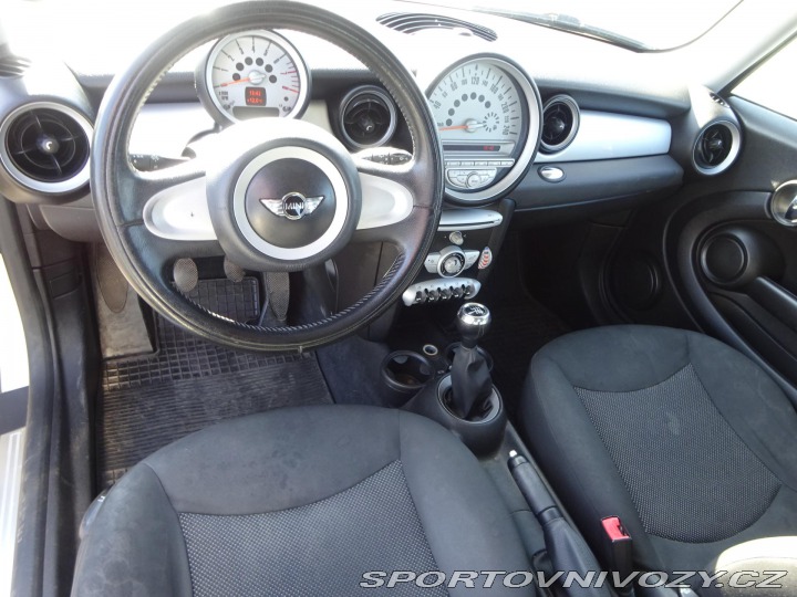 Mini One 1.4 70kW KLIMA SERVIS 2008