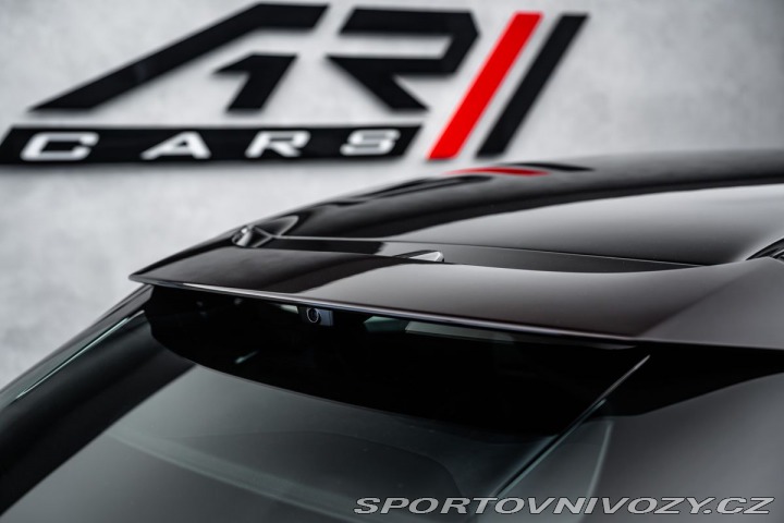 Ferrari Purosangue Lift, karbon, NOVÉ 2026