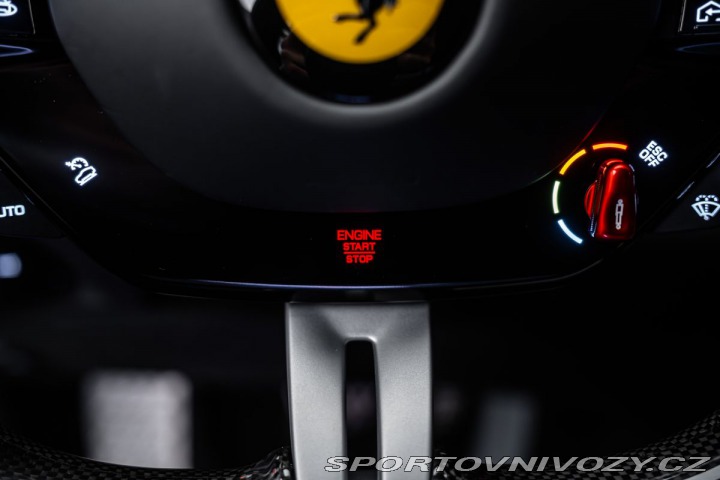 Ferrari Purosangue Lift, karbon, NOVÉ 2026