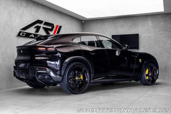 Ferrari Purosangue Lift, karbon, NOVÉ 2026