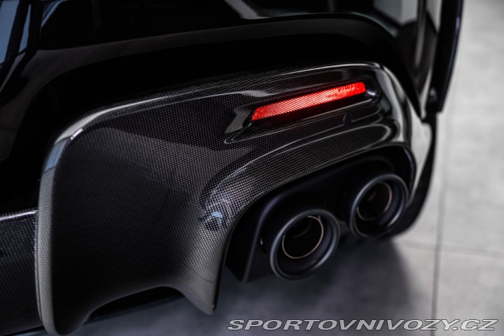 Ferrari Purosangue Lift, karbon, NOVÉ 2026