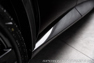 Ferrari Purosangue Lift, karbon, NOVÉ 2026